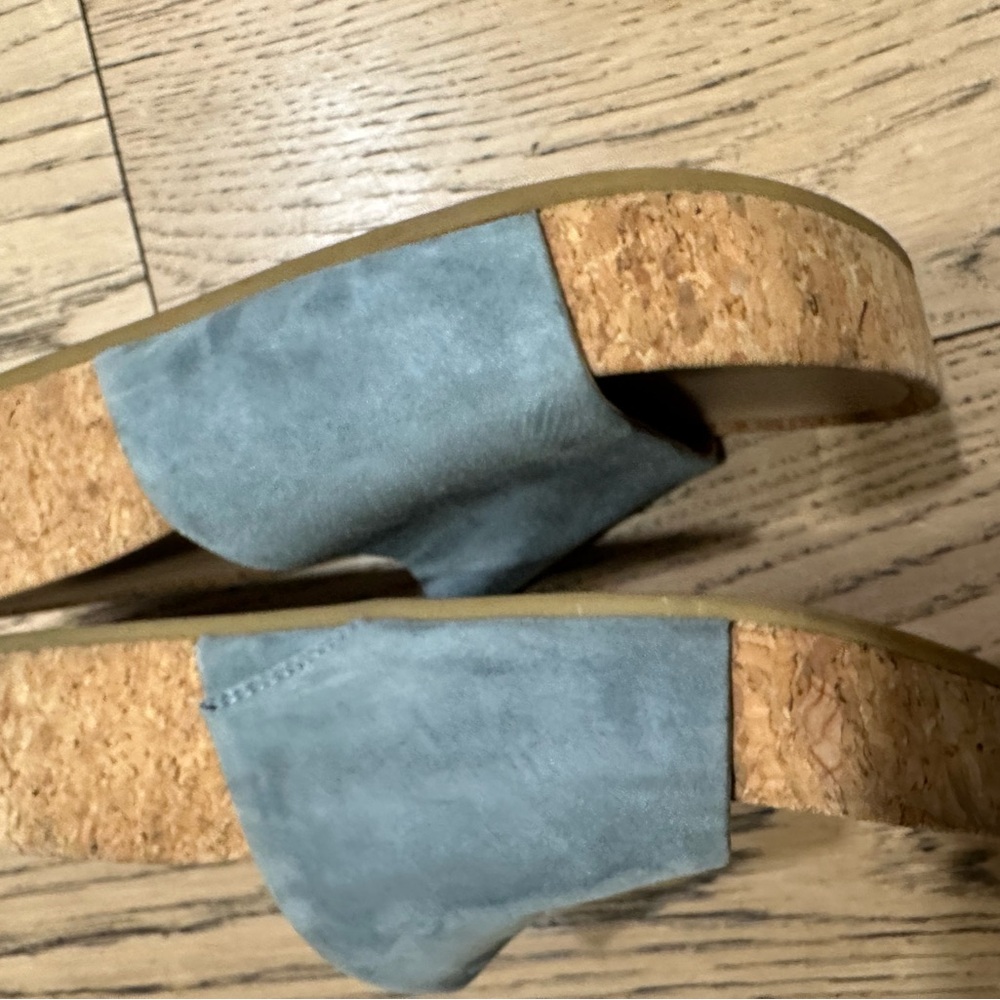 Veronica Beard Dresdyn Platform Suede
Slide - Picture 4 of 9